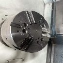 []鼎丰12寸卡盘硬轨机主轴电机26kw刚性十足。